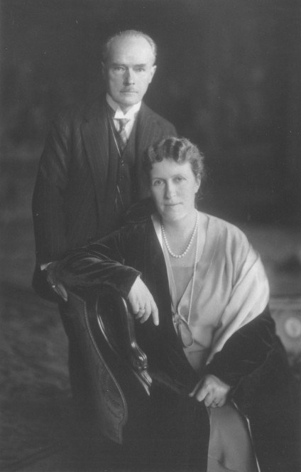 Bertha und Gustav Krupp von Bohlen und Halbach, 1927 Bertha und Gustav Krupp von Bohlen und Halbach, 1927