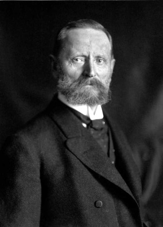 Joseph Thyssen, Bruder und enger Vertrauter August Thyssens, um 1900. Joseph Thyssen, Bruder und enger Vertrauter August Thyssens, um 1900.