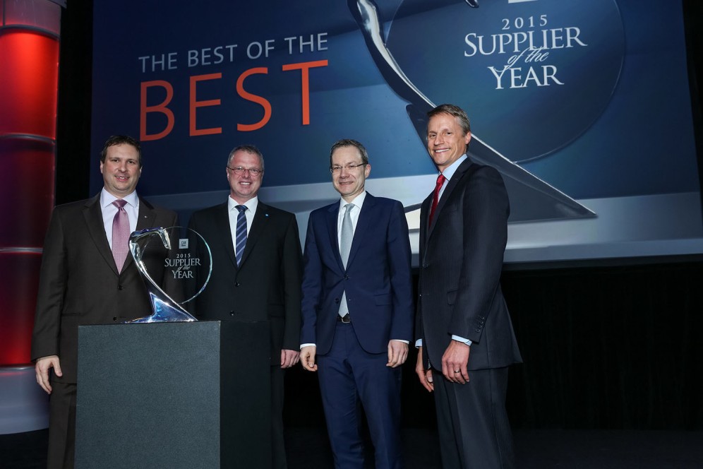 Jörg Steins (COO BU SP) and Matthias Koll (CEO BU SP) during the award ceremony in Detroit Jörg Steins (COO BU SP) and Matthias Koll (CEO BU SP) during the award ceremony in Detroit