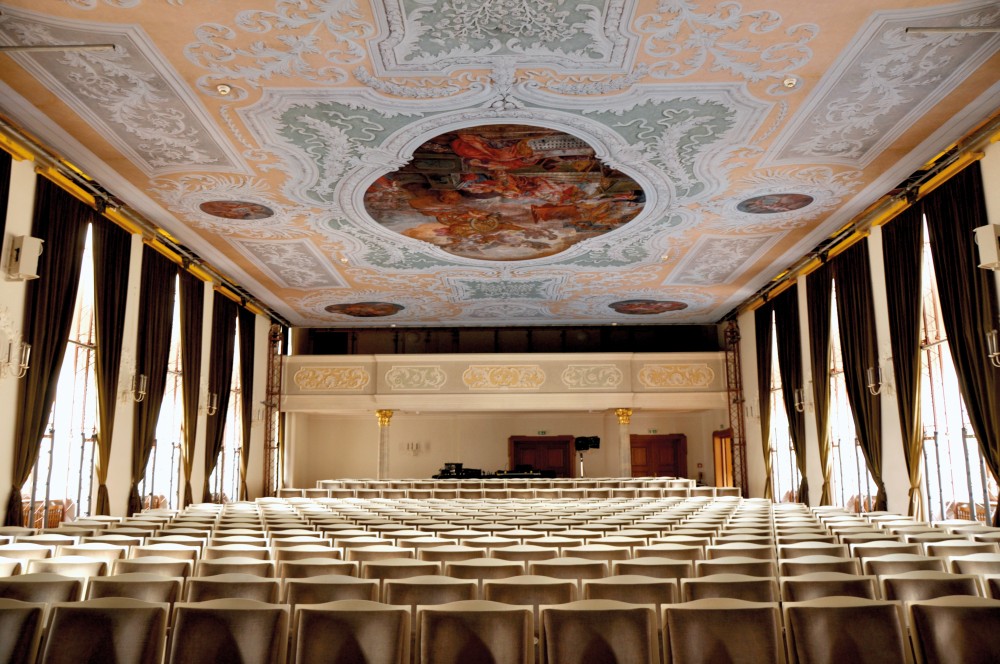 Sanierung der Decke des Asamsaals Freising, Bayern Sanierung der Decke des Asamsaals Freising, Bayern