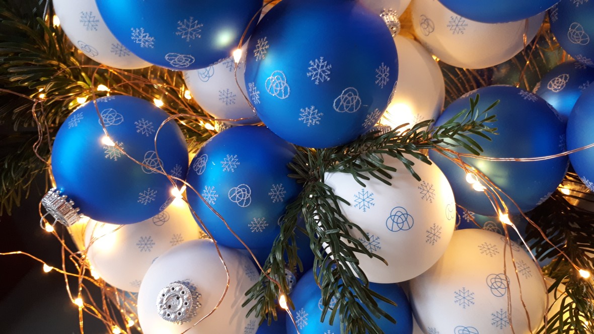 Wir wünschen Ihnen frohe Festtage Wir wünschen Ihnen frohe Festtage