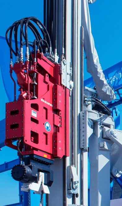 Leader-mounted vibrators. For tight spaces. Leader-mounted vibrators. For tight spaces.