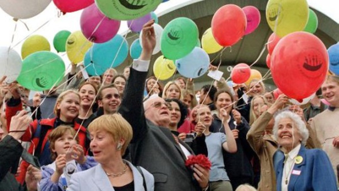 Anniversary: The then Federal President Roman Herzog celebrates the 50th anniversary of the founding of the Federal Republic of Germany in Berlin. Anniversary: The then Federal President Roman Herzog celebrates the 50th anniversary of the founding of the Federal Republic of Germany in Berlin.