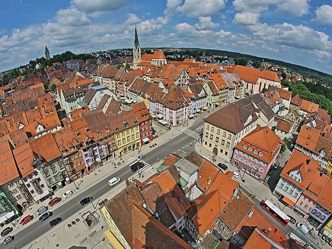 \"Town of Towers\": The medieval town of Rottweil and the test tower.
