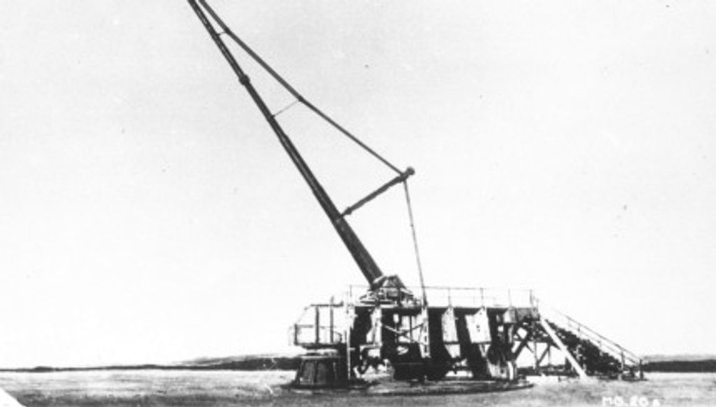 1917: Entwicklung eines Langrohrgeschützes mit 130 km Reichweite ("Paris-Geschütz")