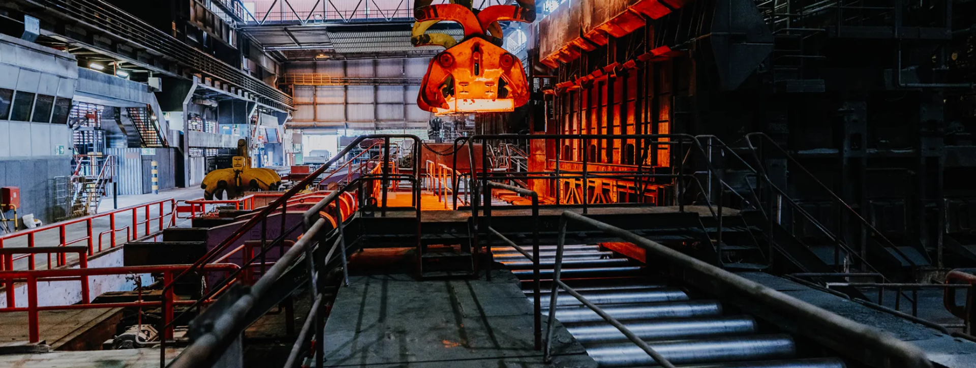 Manufacturing plant for industrial products
