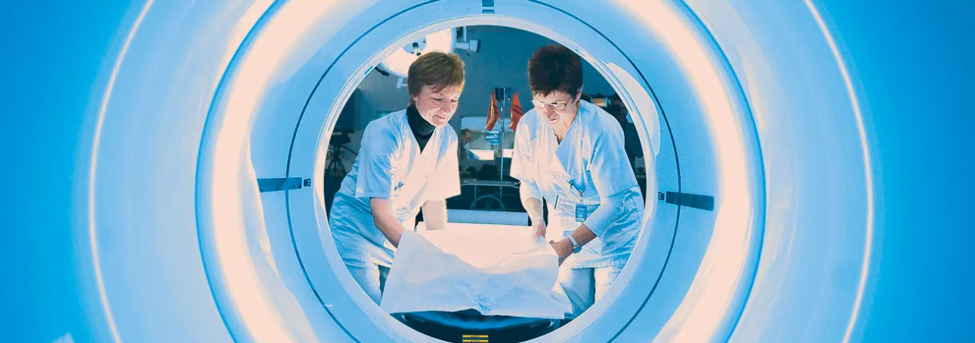 CT tube, which is operated by two people