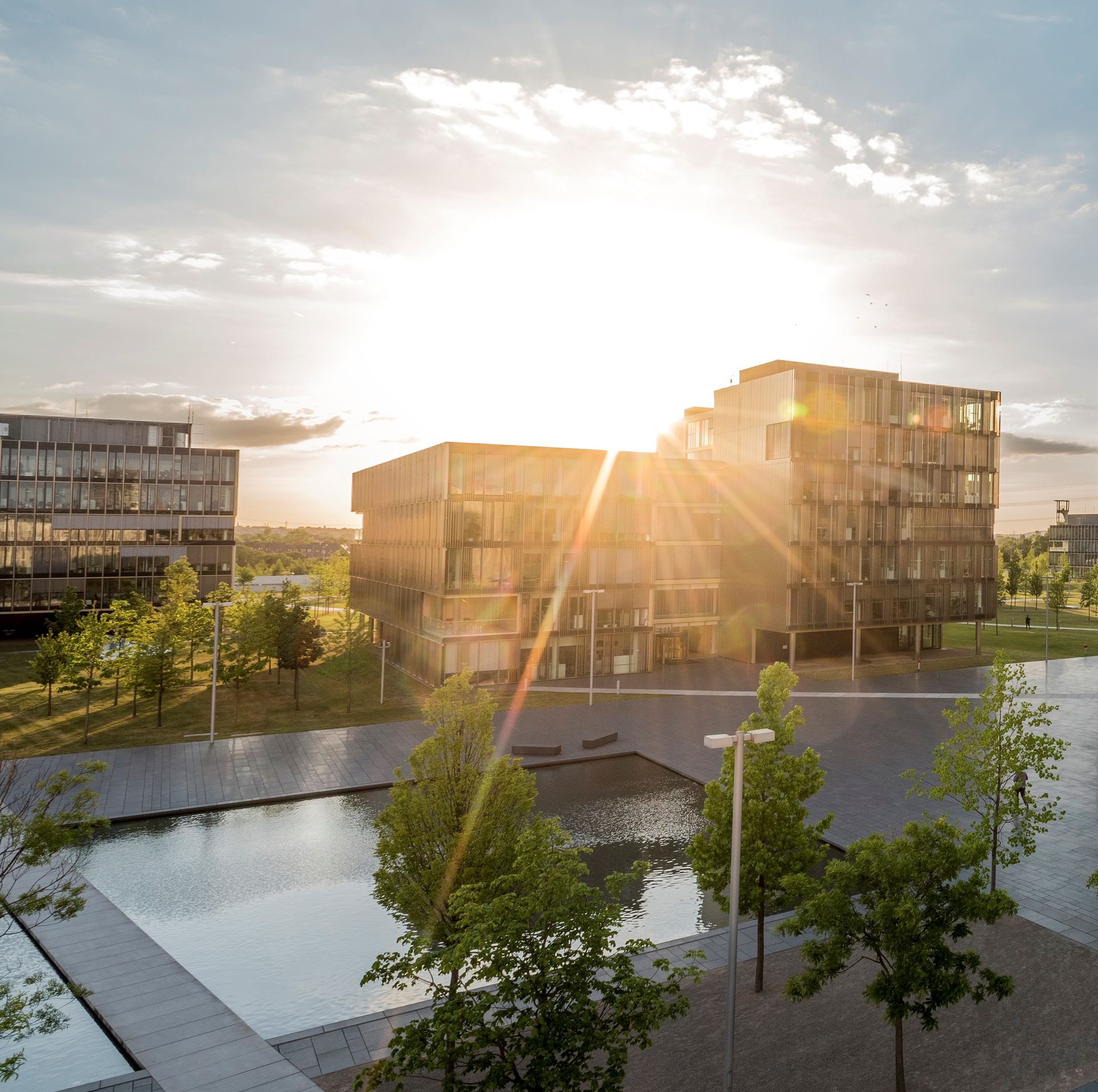 thyssenkrupp erzielt wichtige Fortschritte bei der Transformation und setzt in einem herausfordernden Umfeld seine solide Geschäftsentwicklung im 2. Quartal 2023/2024 erwartungsgemäß fort 