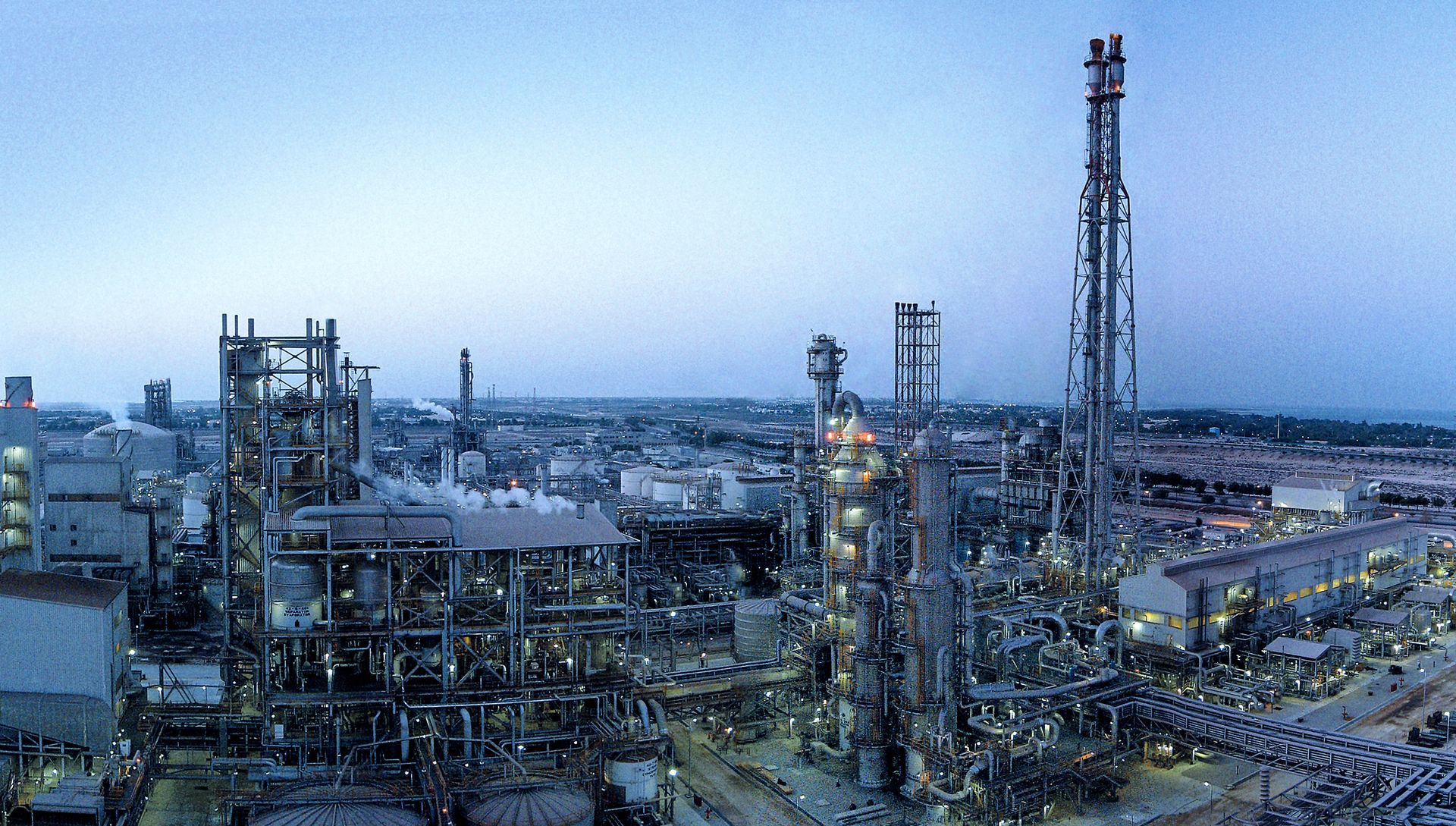 Großtechnische Ammoniakanlage von thyssenkrupp Uhde zur Produktion von Ammoniak als Basis für den Transport von grünem Wasserstoff.