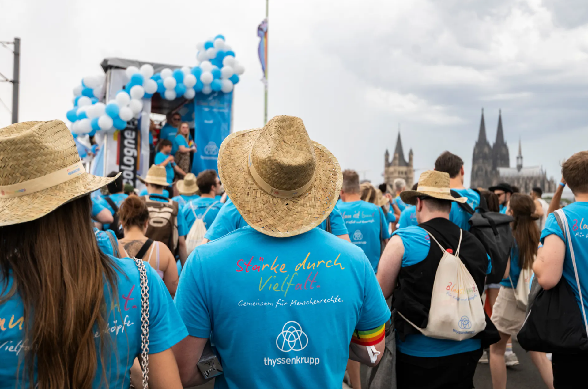 Menschen bei sozialem Event zur Förderung von Vielfalt und Inklusion bei thyssenkrupp