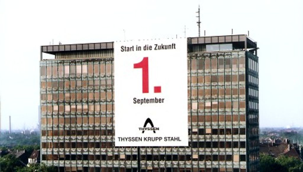1997: Zusammenführung der Qualitätsstahl Flach-Bereiche von Krupp und Thyssen zur Thyssen Krupp Stahl AG