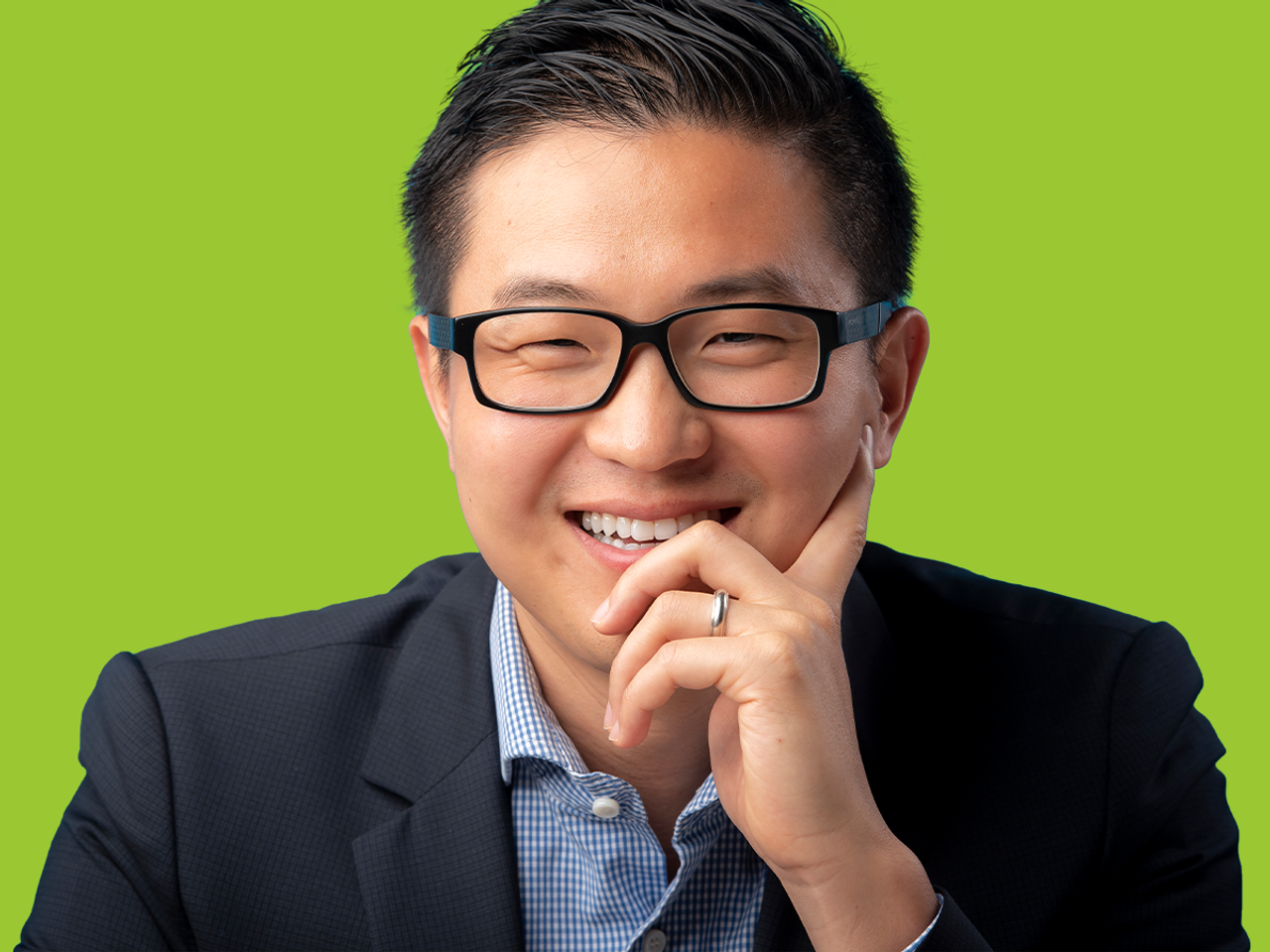 Xun Jiang arbeitet im strategischen Beschaffungsmanagement.