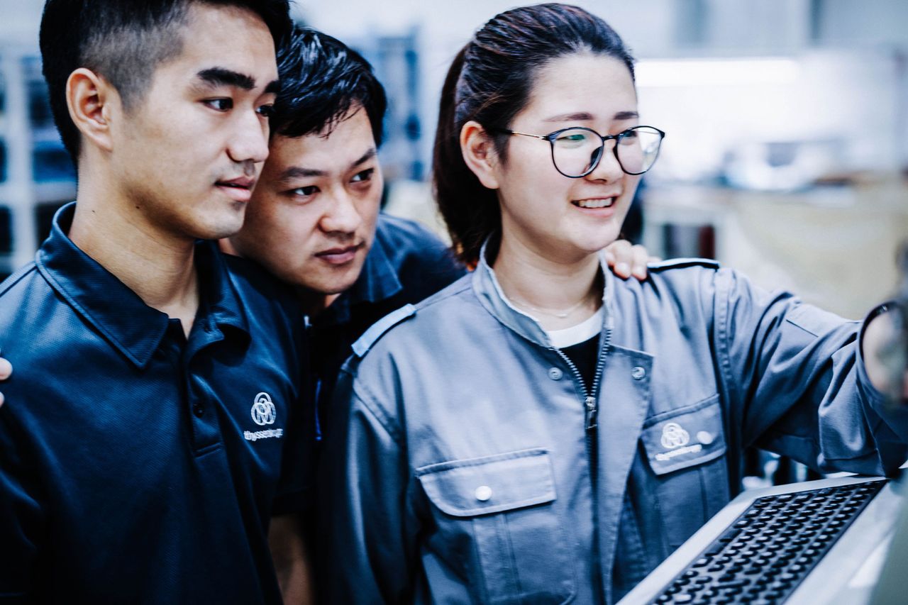 Direct entry opportunities for graduates at thyssenkrupp