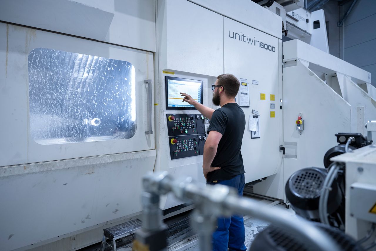 Employee in production