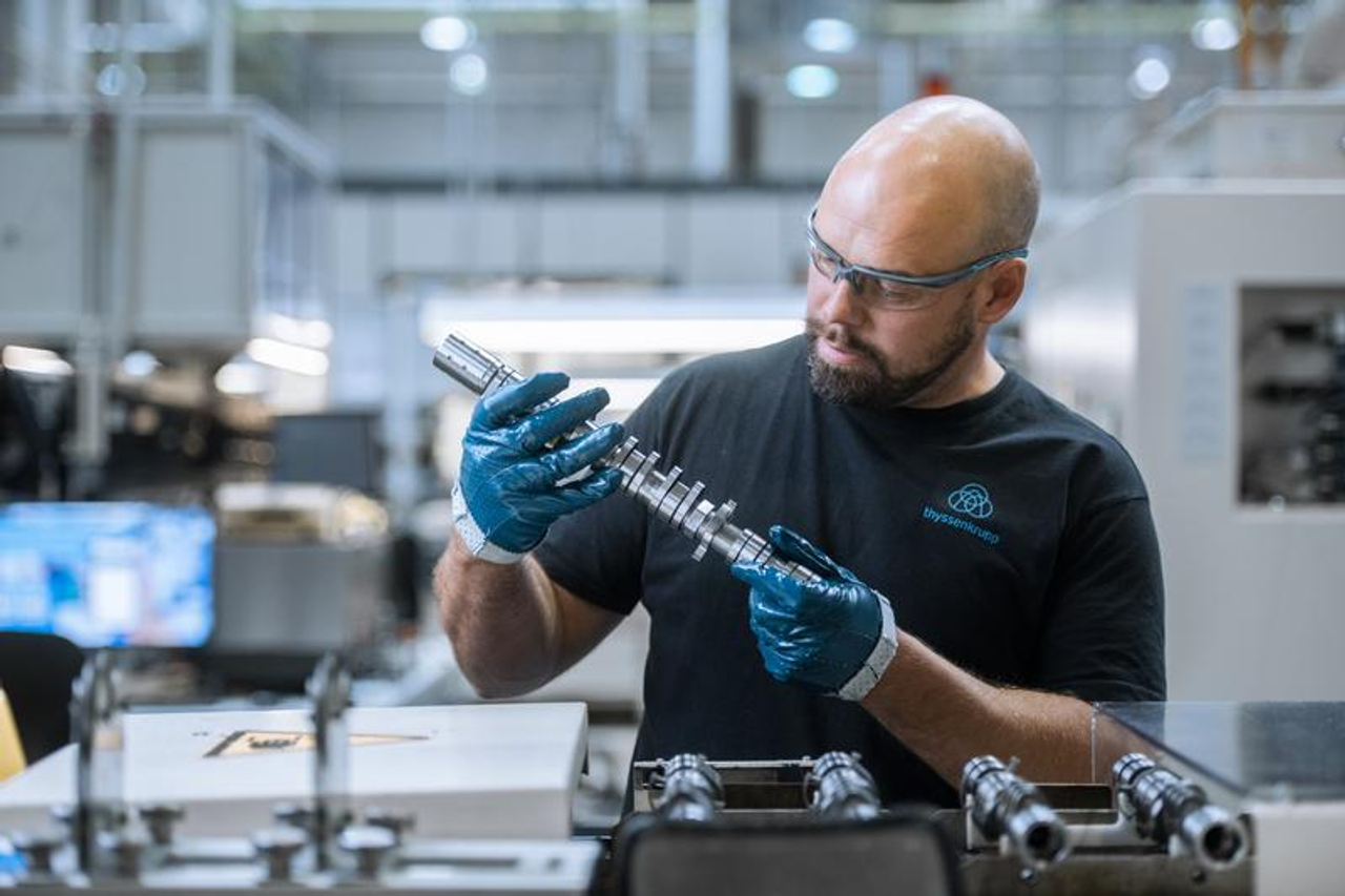 Employee in production