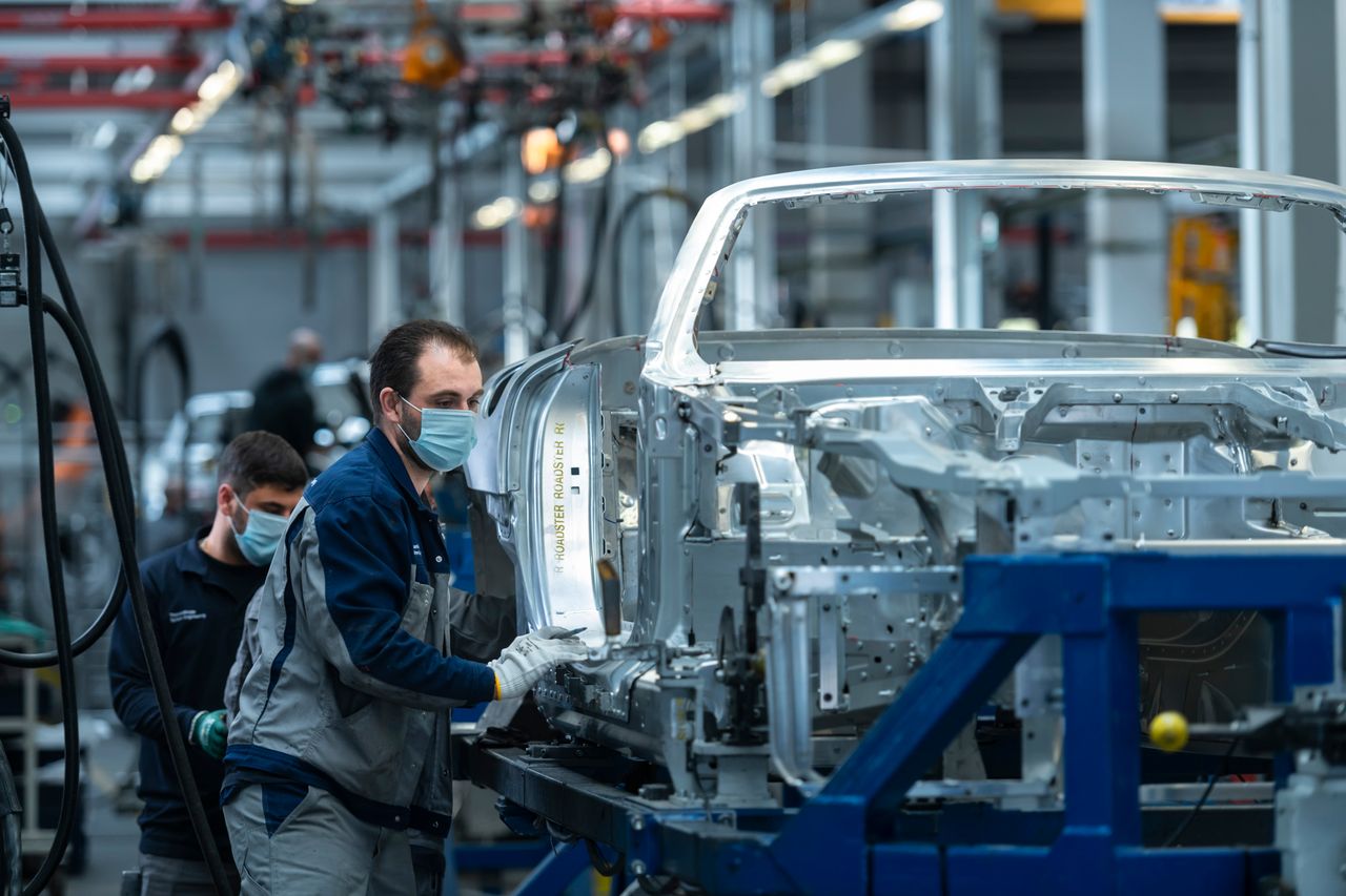 thyssenkrupp Automotive Body Solutions combines both, series production and project business. This way the complete value chain is covered. 