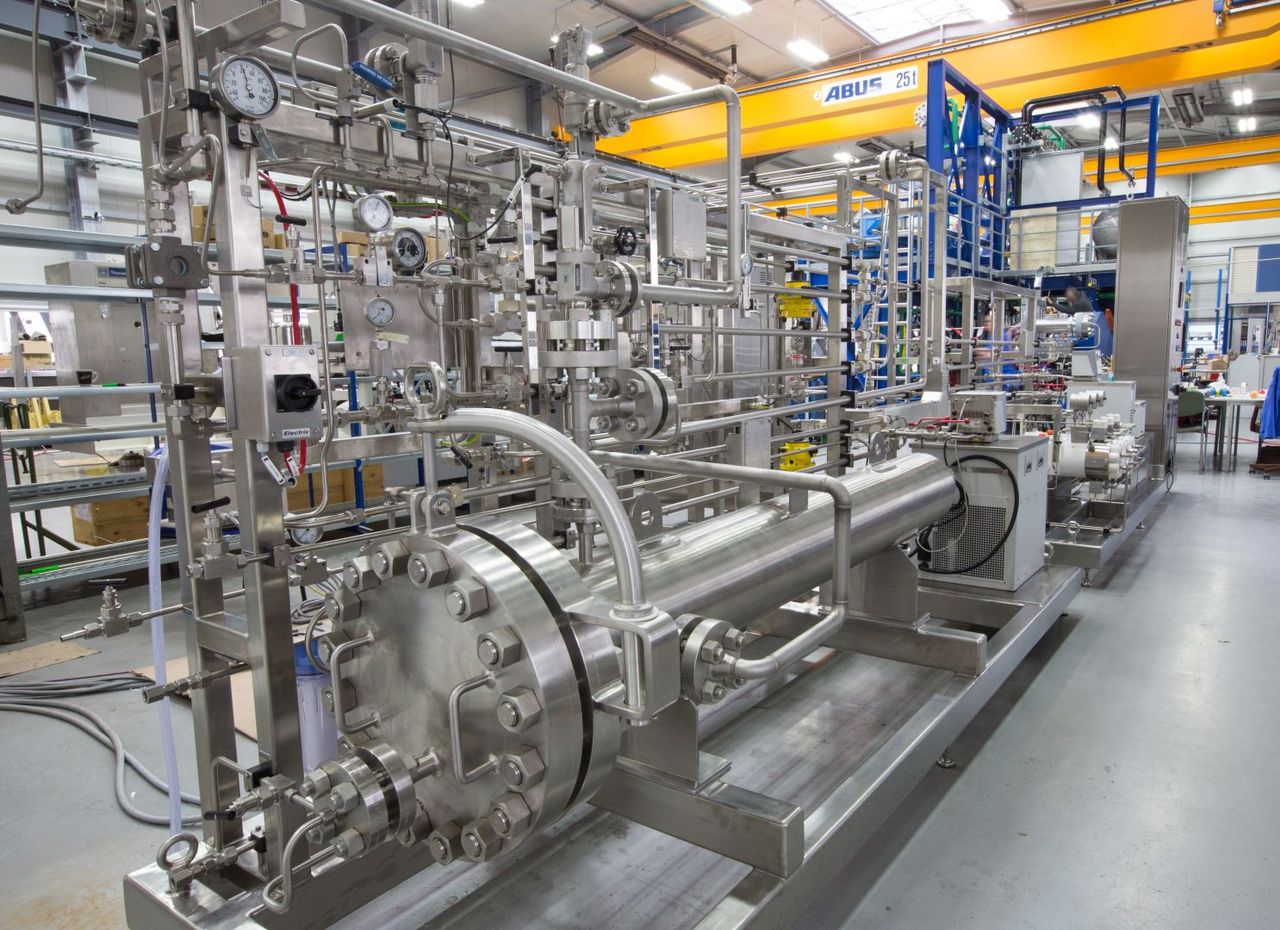 Uhde High Pressure Technologies SFE plant, modular