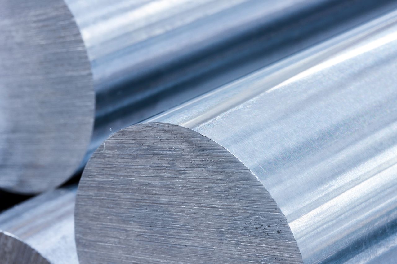 Lange hoeken - nu uit voorraad leverbaar bij thyssenkrupp Materials Nederland