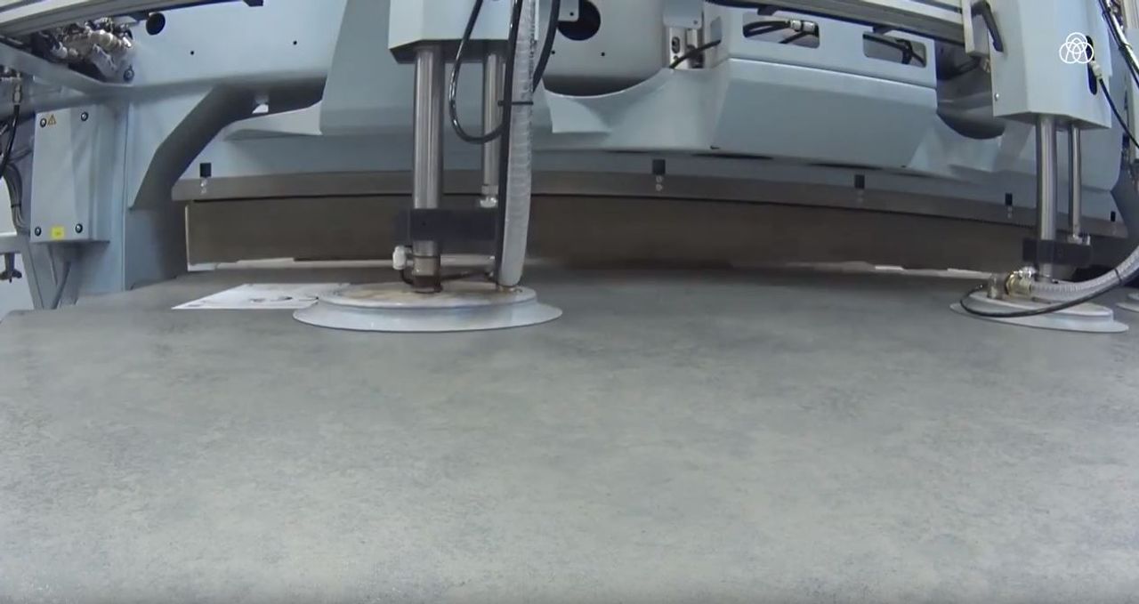 Anarbeitung ALUCOBOND im Plastics-Service-Center