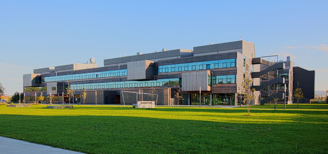 Fassade mit SPIDI Befestigungssystem befestigt