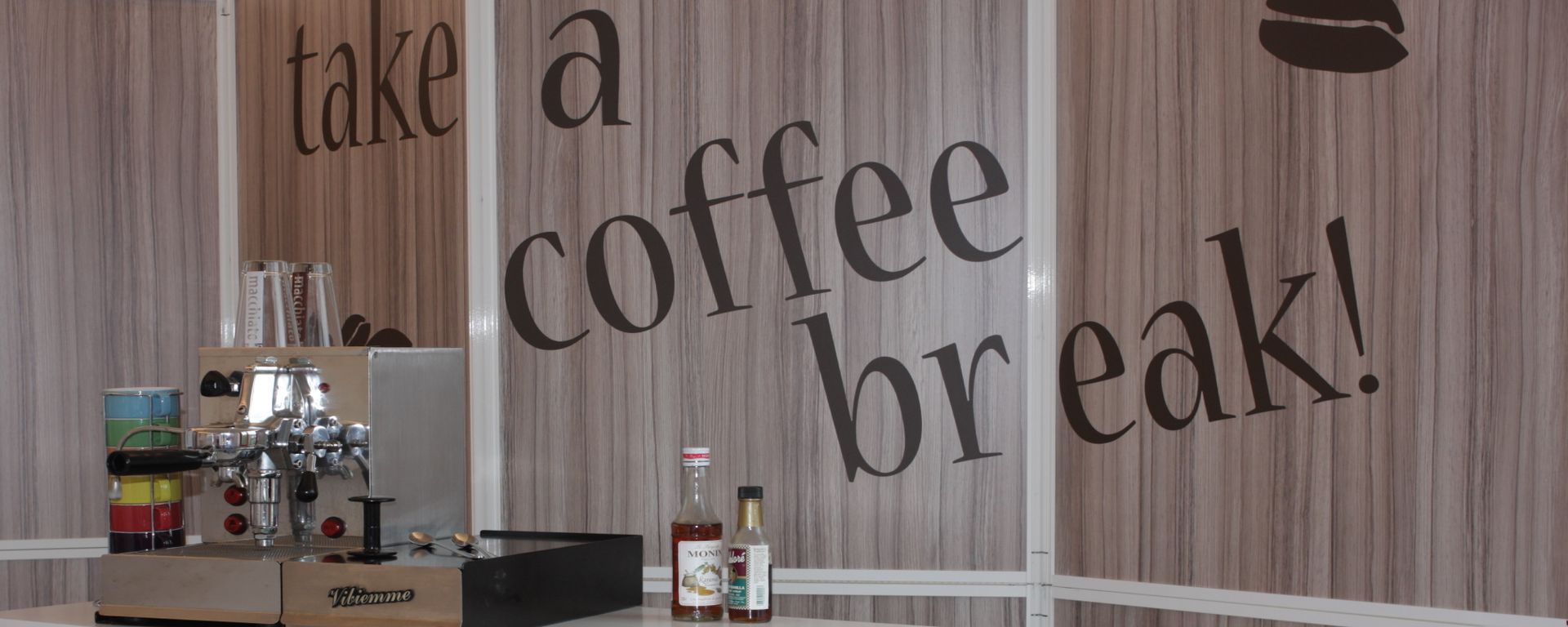 Trenner mit Aufschrift "take a coffee brake"