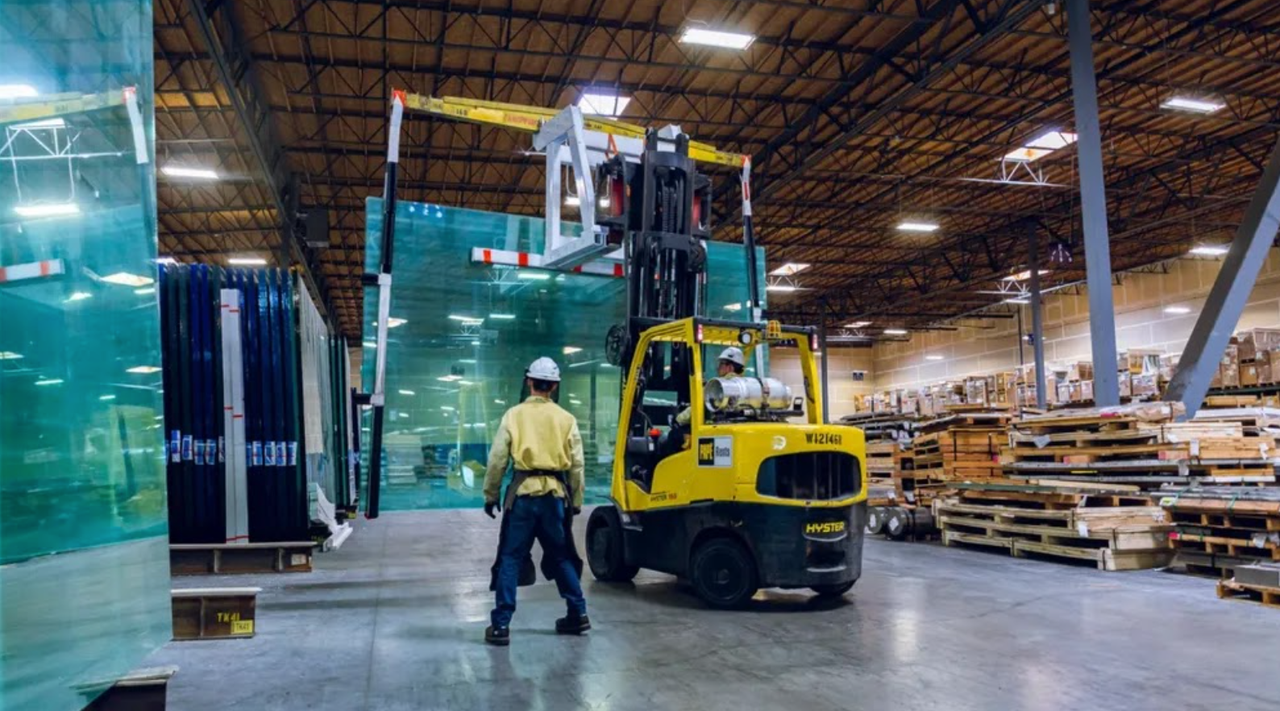 thyssenkrupp 3PL warehouse partner at work as transportation management
