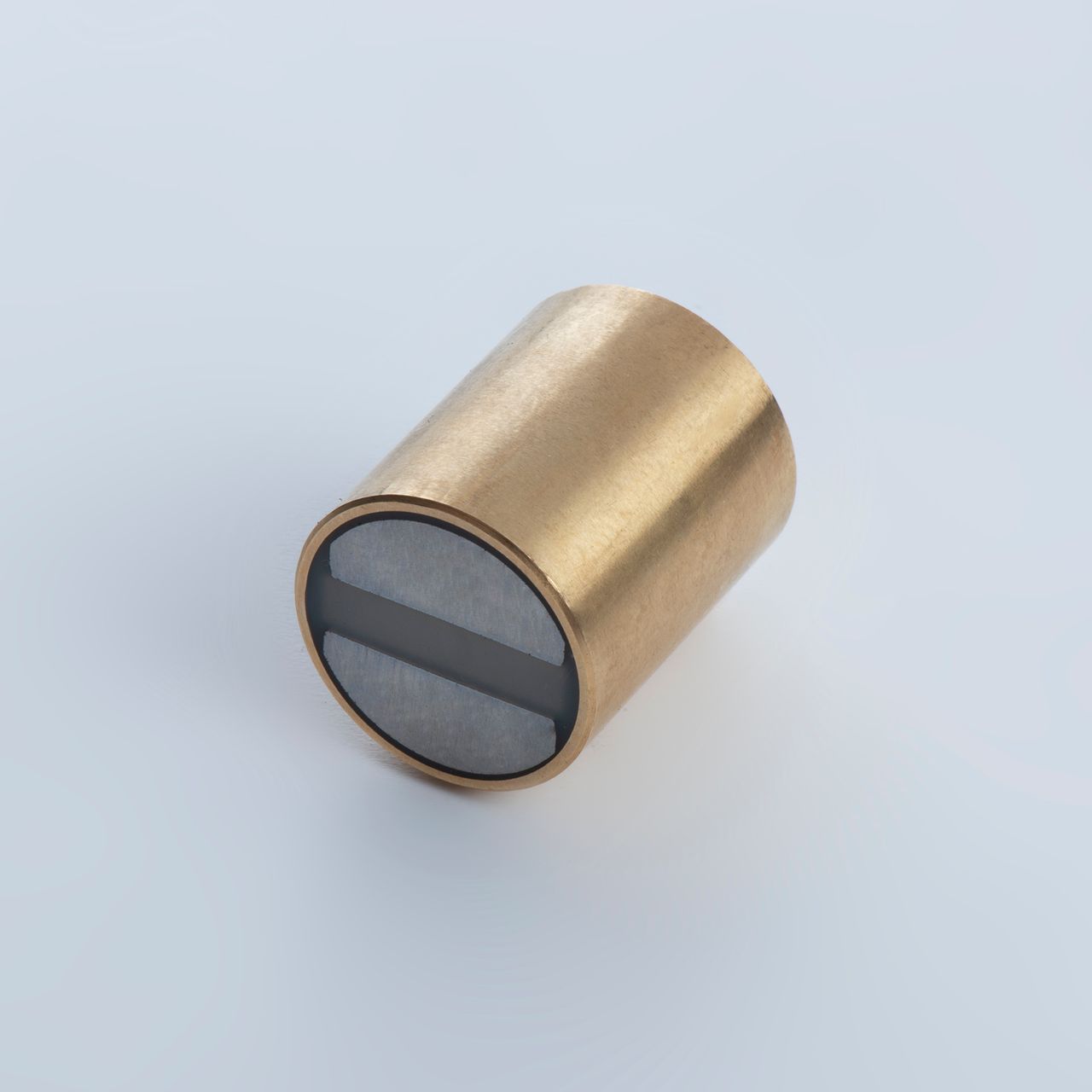 Stabgreifer aus SmCo, Messinggehäuse mit Passungstoleranz h6, thyssenkrupp Magnettechnik