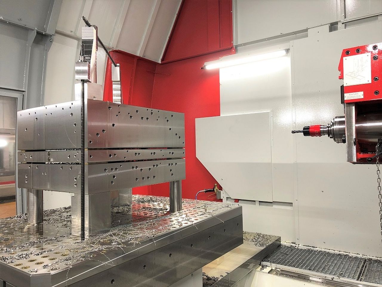 mit neuer Produktionshalle zum Tiefbohr-Kompetenzzentrum