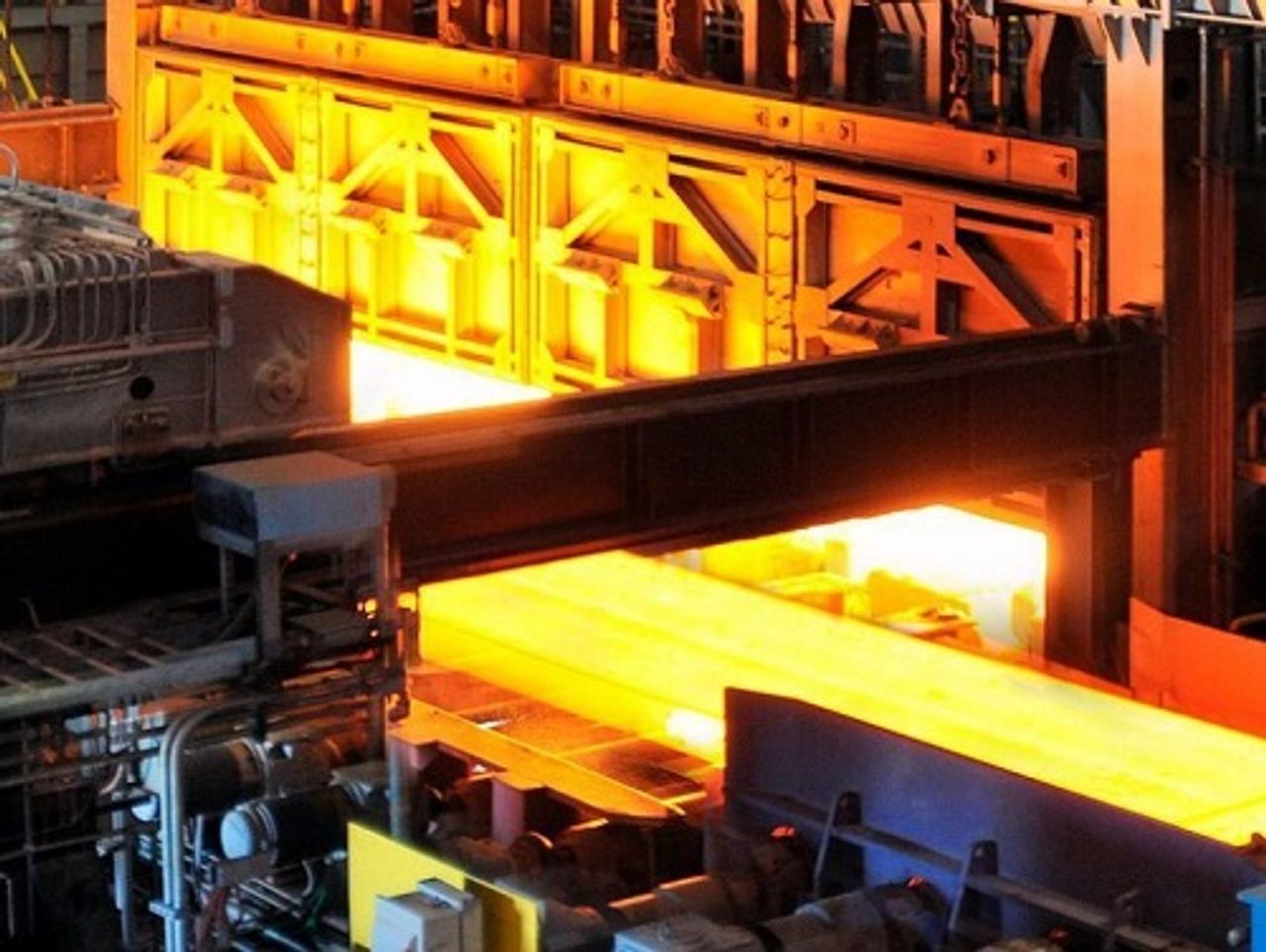 Meilenstein in Nachhaltigkeit: thyssenkrupp produziert erstmals Stahl mit weniger CO2