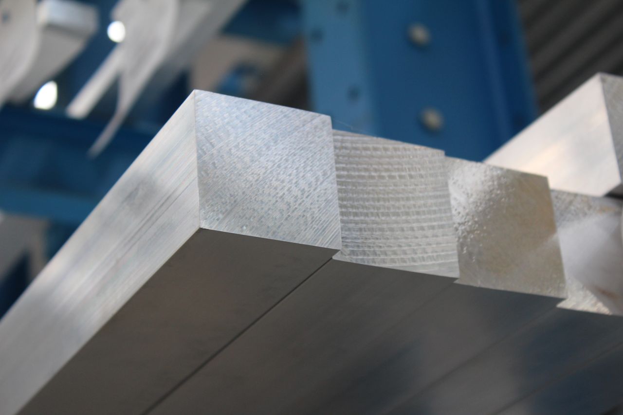 aluminio, thyssenkrupp Materials Ibérica, aleaciones, aplicaciones del aluminio, comparativa, tabla comparativa, anticorrosivo, serie 2000, serie 5000, serie 6000, serie 7000