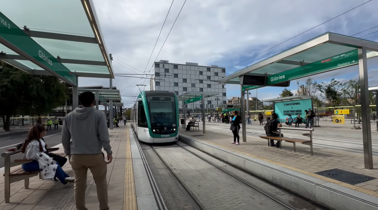 marquesinas tranvia Barcelona thyssenkrupp