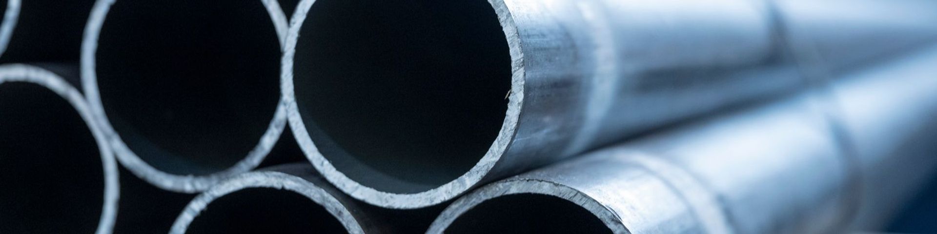 Stahlrohre aufeinander gestapelt