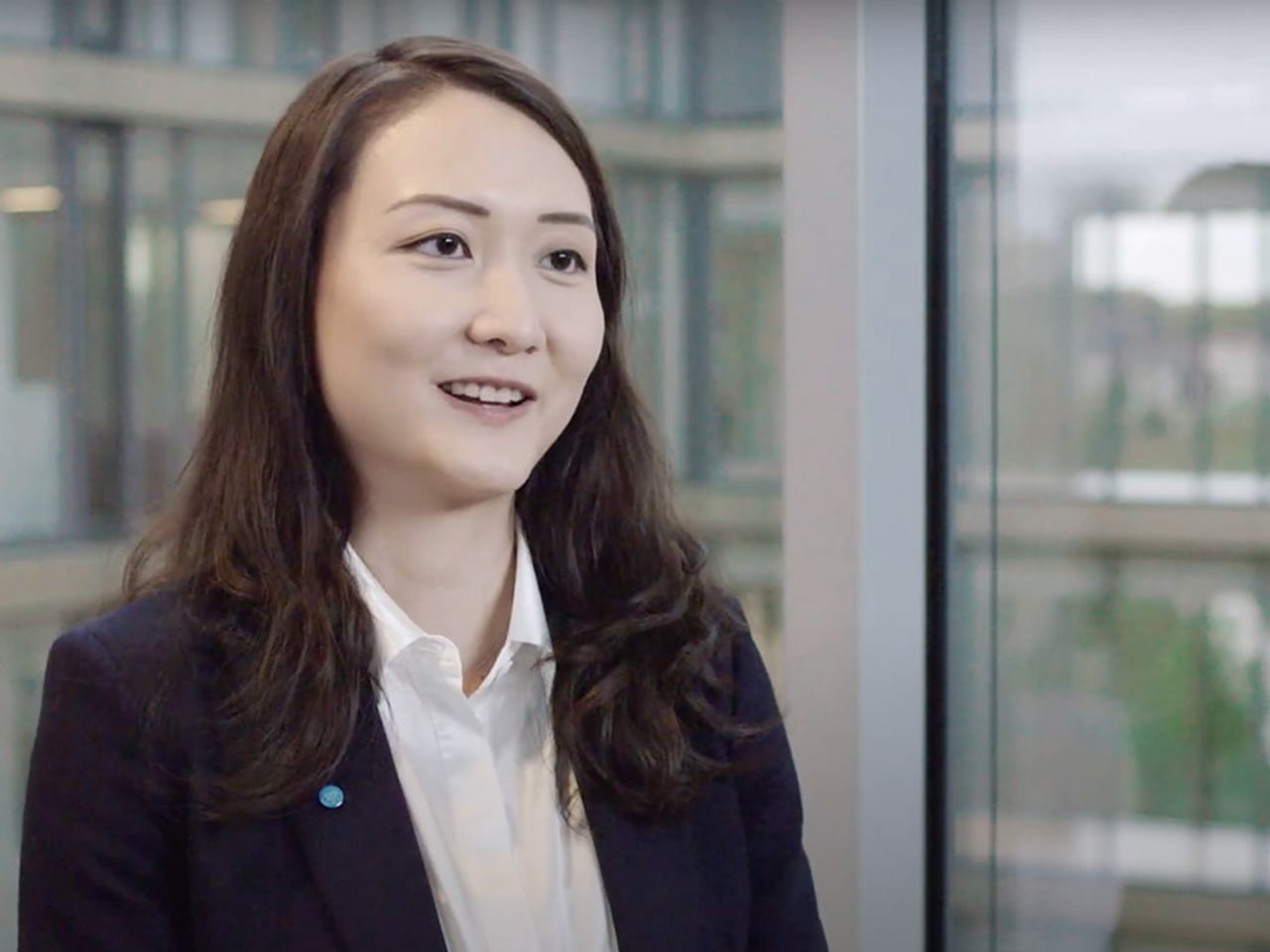 Dr. Sophie Wei bringt durch Datenanalyse Informationen und Zusammenhänge ans Licht, die dabei helfen ganze Wertschöpfungsketten und Produktionsketten zu verbessern.