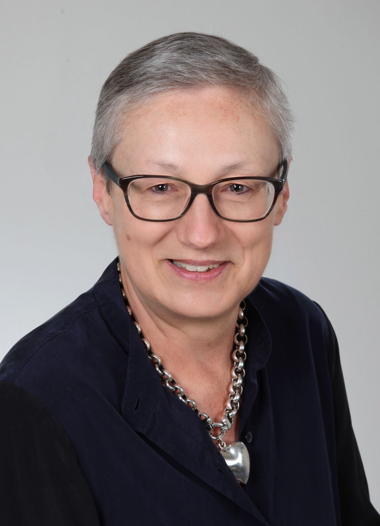 Dr. Verena Volpert