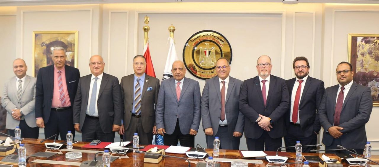 Contract signing with Delta Company for Fertilizer and Chemical Industries