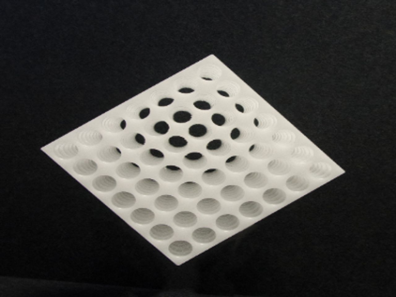Eindproduct kubus Frezen Ispla Plastics 