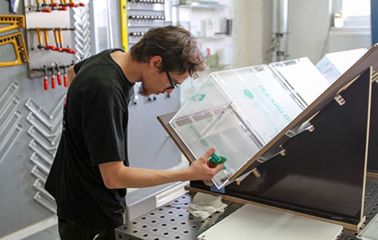  Afbeelding Verlijming PLEXIGLAS®