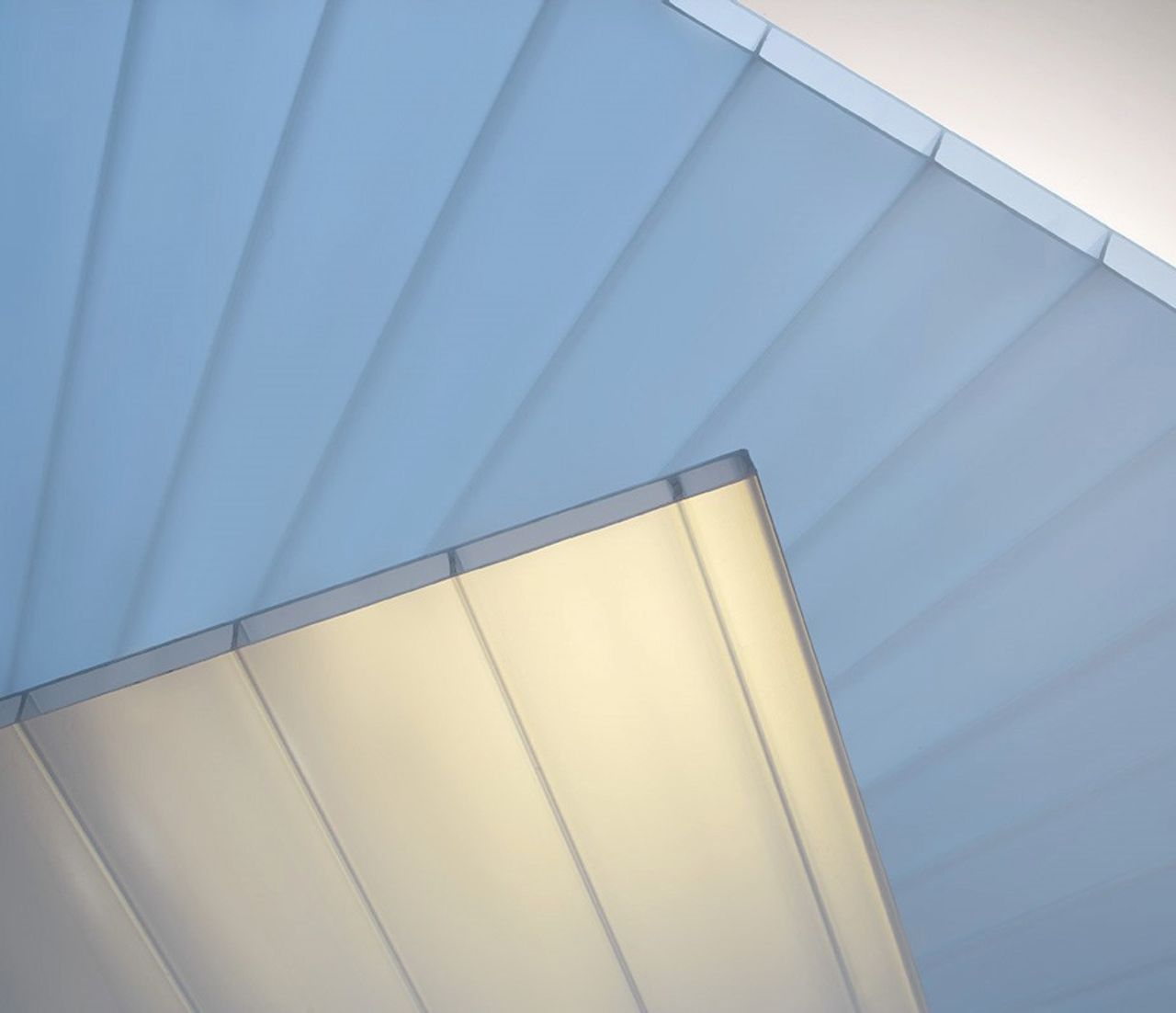 Kanaalplaten PLEXIGLAS® zonwerend